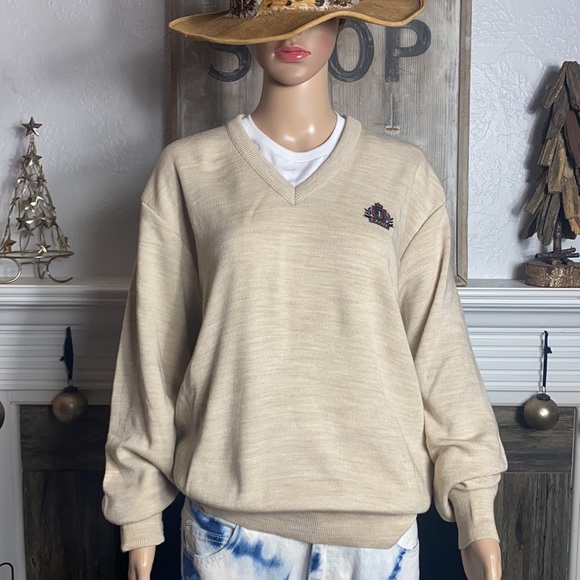 Vintage V-neck Izod Sweater - Picture 2 of 4